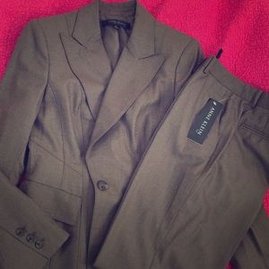 Anne Klein never been used mocha 2-pc women’s suit